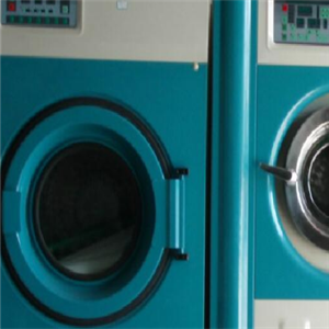 芳草干洗店 专业洗护，呵护您生活中的每一件珍品